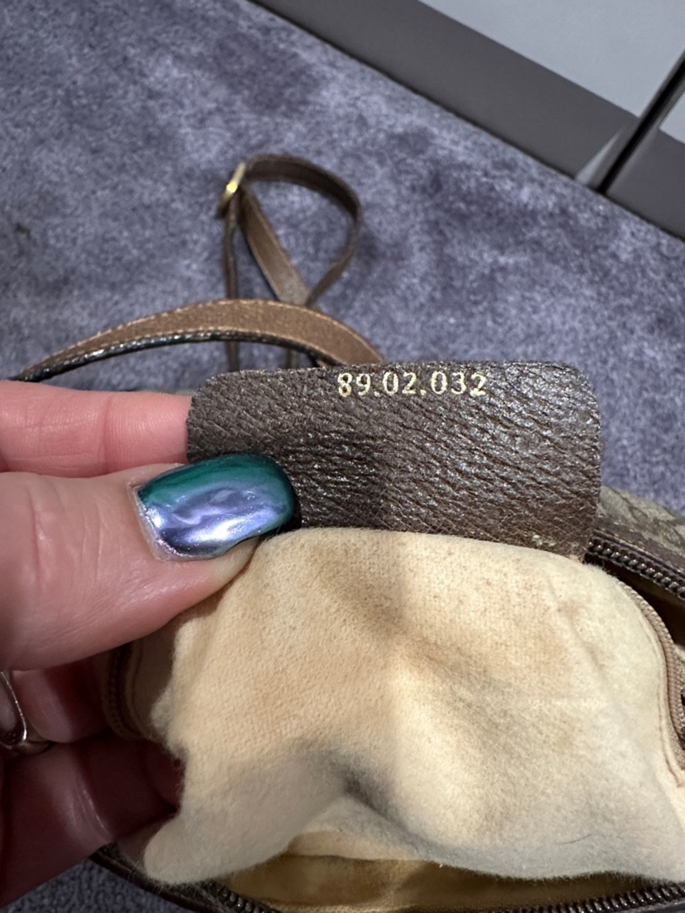 Gucci Beige Brown GG Canvas Crossbody with Green-Red Web Detail - Picture 13 of 17